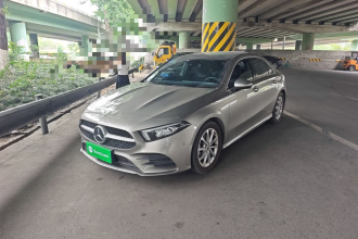 奔驰A级 2019款 改款 A 200 L 运动轿车