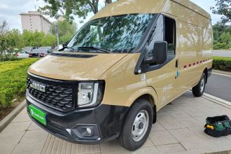 江铃福顺 2025款 2.0T 8AT柴油中轴中高顶商运型厢式运输车2/3座