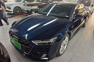 奥迪A7L 2024款 45TFSI quattro S-line 见远型 流晶套装