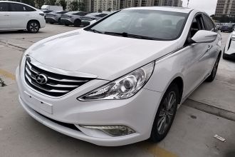 现代 索纳塔 2015款 经典 2.0L 自动豪华版