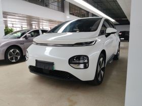 宝骏云朵 2023款 460 Plus 运营专属版