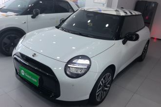 电动MINI COOPER 2025款 456km COOPER E 经典派