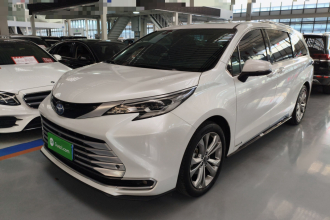 丰田 赛那SIENNA 2023款 2.5L混动 铂金版