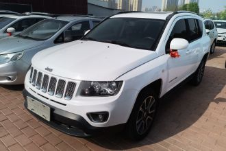 Jeep 指南者(进口) 2014款 2.4L 四驱豪华版