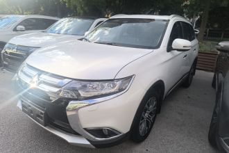 三菱 欧蓝德 2018款 2.4L 四驱尊贵版 7座