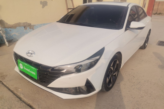 现代 伊兰特 2022款 1.5L CVT LUX尊贵版