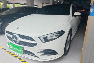 奔驰A级 2022款 改款 A 200 L 运动轿车动感型