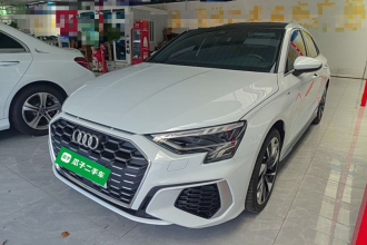 奥迪A3 2023款 A3L Limousine 35 TFSI 时尚运动型