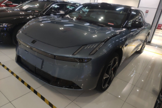 领克Z10 2024款 95kWh 702km四驱智驾Ultra