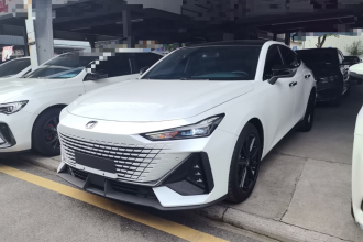 长安UNI-V 2022款 1.5T 尊贵型
