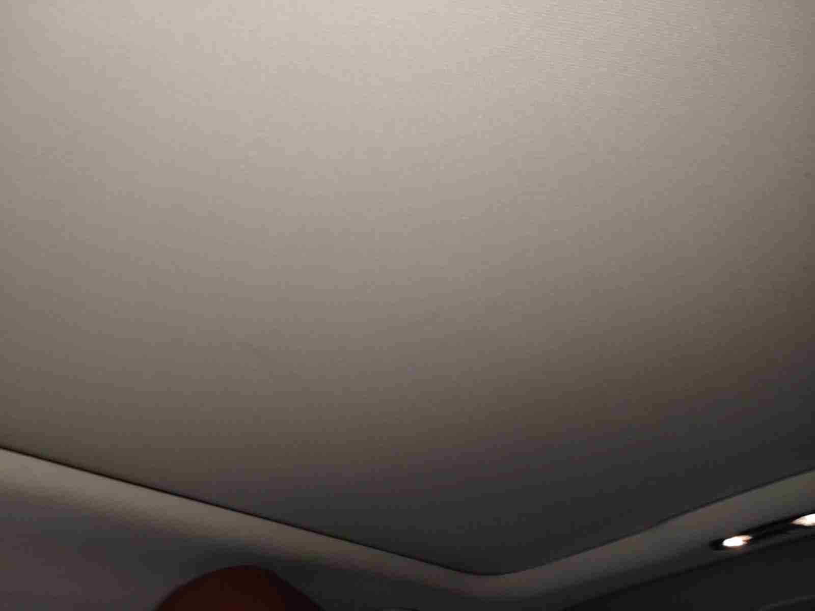 天窗遮阳帘局部脏污实拍