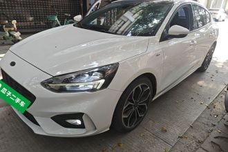 福特 福克斯 2021款 三厢 EcoBoost 180 自动ST Line
