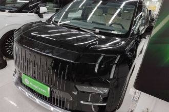 极氪009 2024款 六座行政版四驱 108kWh