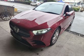 奔驰A级 2020款 改款 A 200 L 运动轿车时尚型