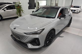 长安UNI-V 2022款 1.5T 尊贵型