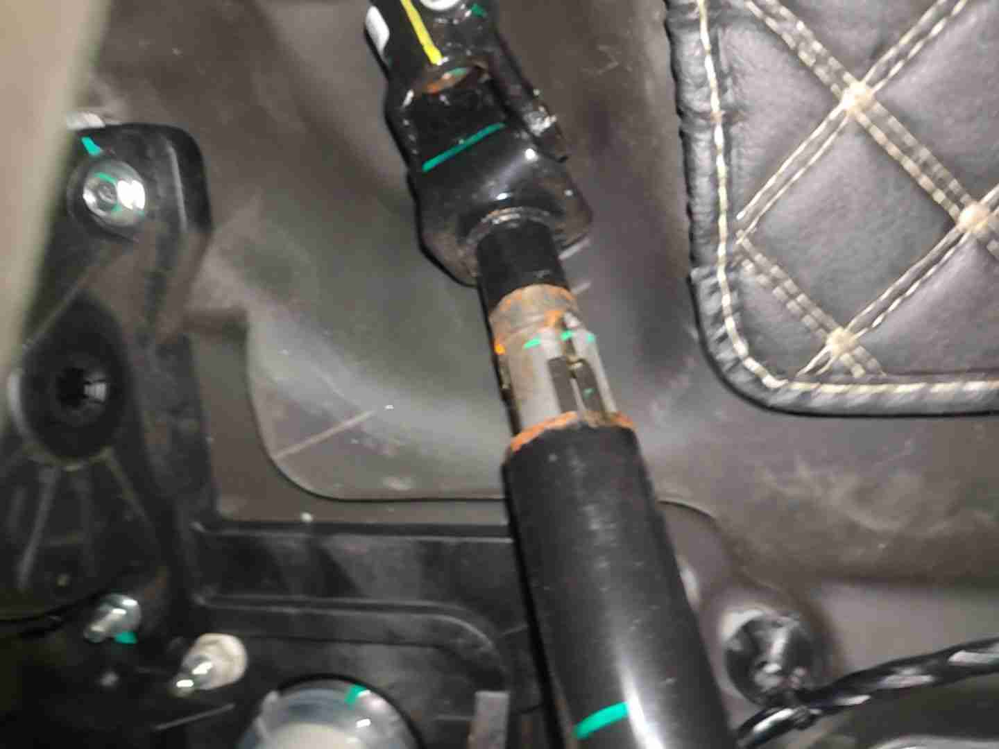 转向柱存在锈渍检测实拍