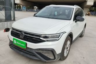 大众 途观L 2024款 出众款 300TSI 自动两驱龙腾版