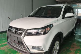 北汽幻速S3 2016款 S3L 1.5L 手动尊贵型