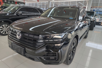 大众 途锐 2023款 3.0TSI 锐享版 曜黑运动套装