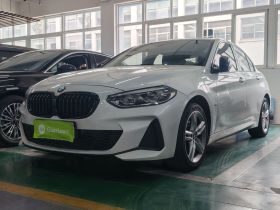 宝马1系 2021款 120i M运动曜夜版