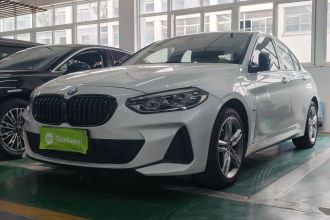 宝马1系 2021款 120i M运动曜夜版