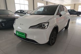 哪吒汽车 哪吒V 2022款 潮 300 Lite 磷酸铁锂