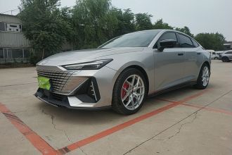 长安UNI-V 2022款 1.5T 尊贵型