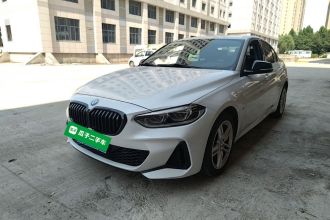宝马1系 2021款 改款 120i M运动曜夜版