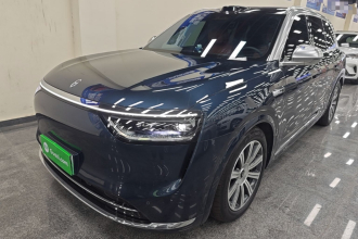 鸿蒙智行 问界M8 2025款 增程 Ultra版 53.4kWh 6座版 (192线激光雷达）