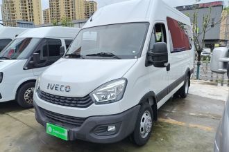 依维柯欧胜 2021款 2.0T 手动超瑞长轴短悬高顶手动门F1A