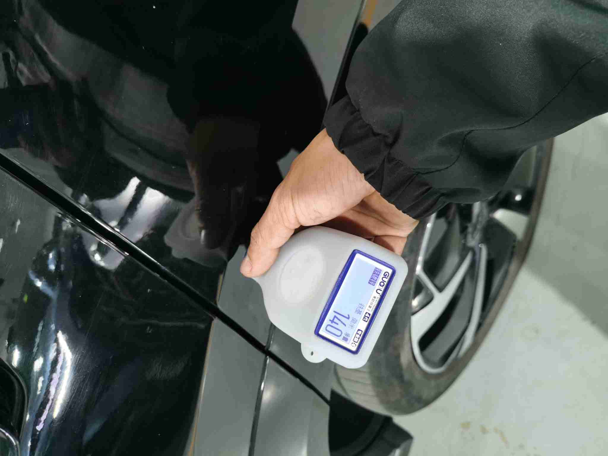 左后翼子板漆面修复情况实拍