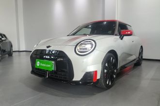 电动MINI COOPER JCW 2025款 JOHN COOPER WORKS