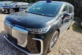 岚图汽车 岚图梦想家 2026款 PHEV 乾崑Ultra