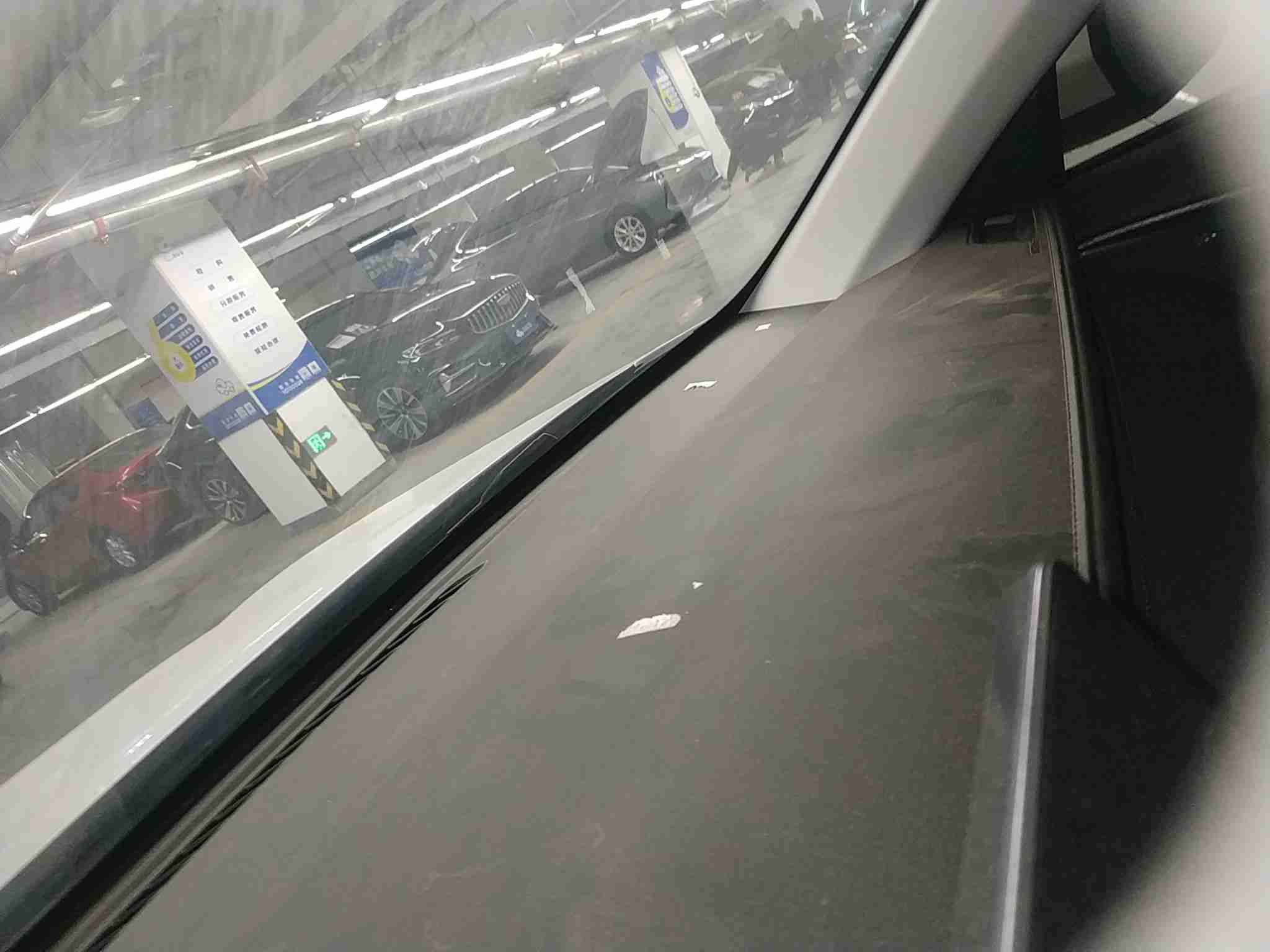中控台区域使用脏污实拍
