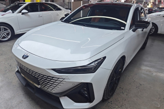 长安UNI-V 2022款 1.5T 尊贵型