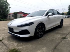 荣威D7 2025款 DMH 125km 世界冠军版