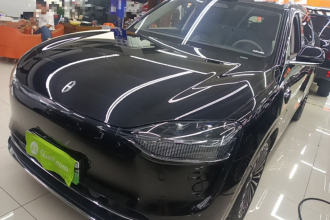 鸿蒙智行 问界M9 2025款 增程 Ultra版 52kWh 6座版 (192线激光雷达）