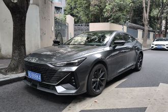 长安UNI-V 2023款 1.5T 尊贵型