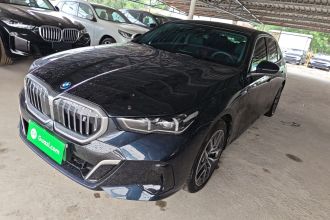 宝马i5 2024款 eDrive 35L 尊享型 M运动套装
