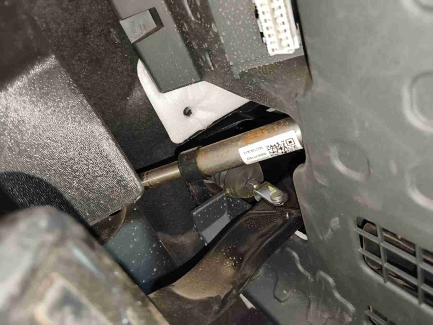 转向柱浮锈情况实拍