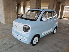 奔腾小马 2026款 222km 炫彩马