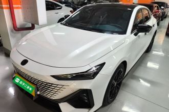 长安UNI-V 2022款 1.5T 尊贵型