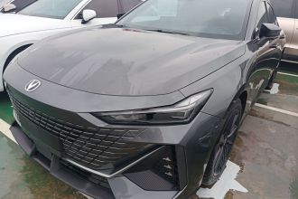 长安UNI-V 2022款 1.5T 尊贵型