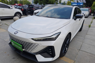 长安UNI-V 2022款 1.5T 尊贵型