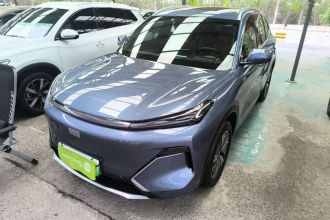 吉利银河 银河星舰7 EM-i 2025款 120km 探索+版