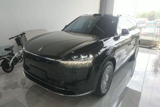 鸿蒙智行 问界M9 2025款 增程 Ultra版 52kWh 6座版 (192线激光雷达）