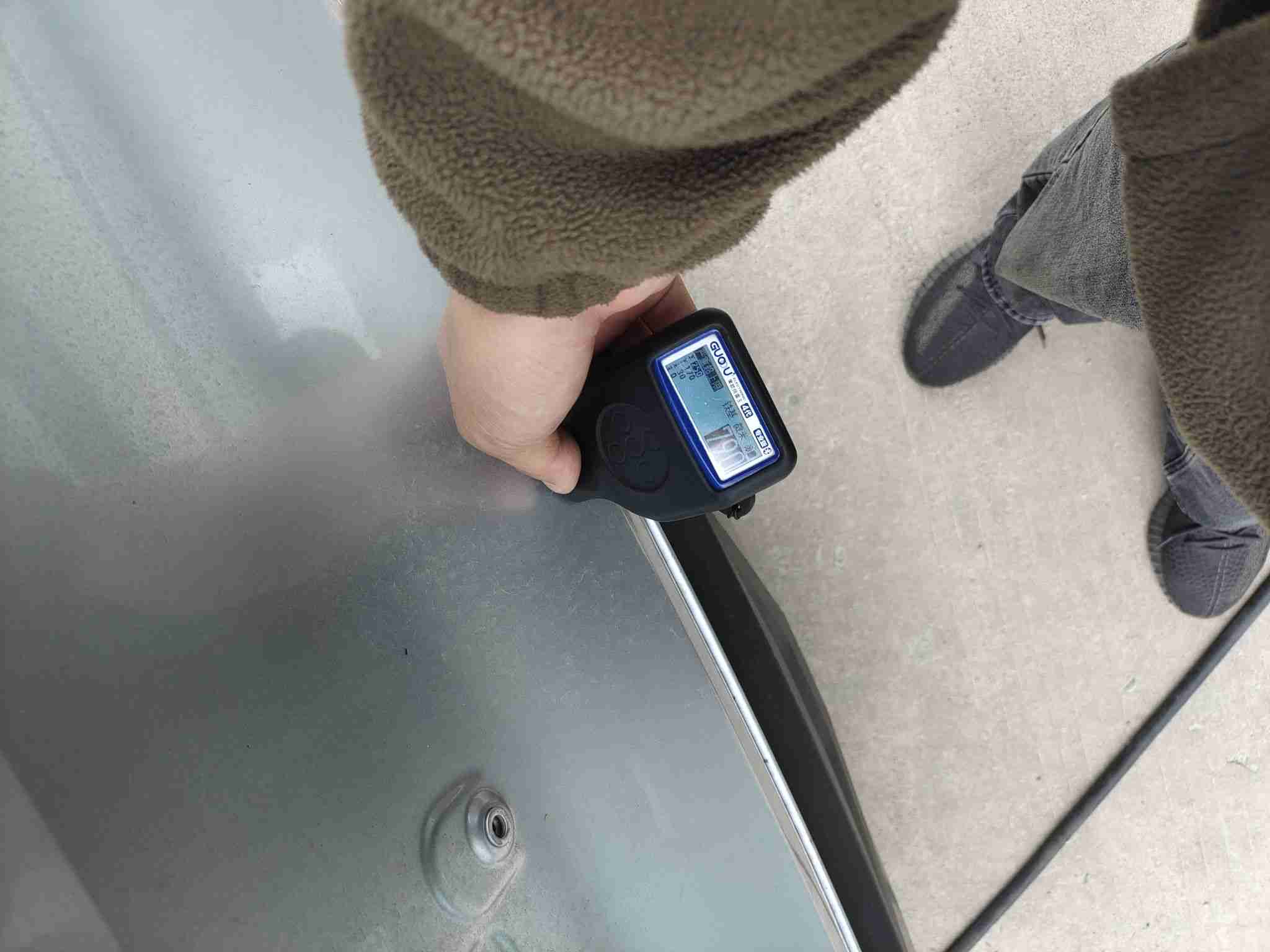 后备箱盖漆面钣金修复痕迹实拍