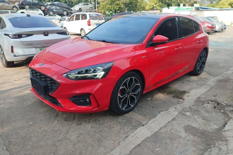 福特 福克斯 2020款 两厢 EcoBoost 180 自动ST Line