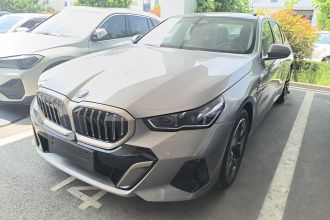 宝马i5 2024款 eDrive 35L M运动套装
