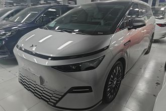 小鹏X9 2025款 纯电 702四驱高性能 Max